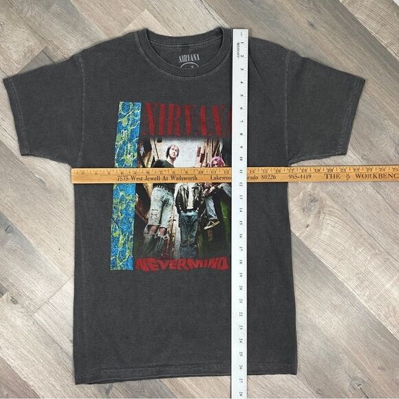 Urban Outfitters Nirvana Nevermind T Shirt Gray Small - Picture 7 of 9